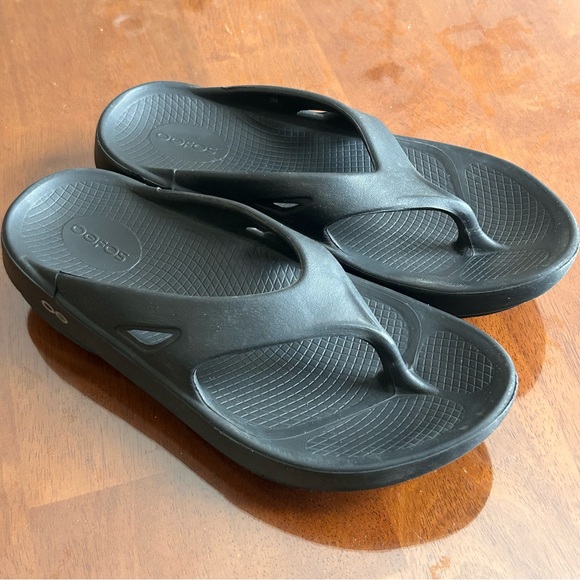 OOFOS Original Recovery Sandals Men’s 7 EU 40 Flip Flip Black Comfort Thongs - Picture 1 of 10